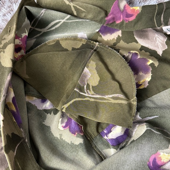 Plus floral green shirt - Picture 3 of 3